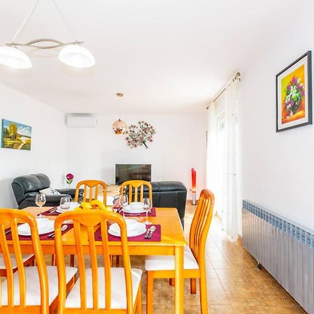 Family House With 2 Apartments - Irma Medulin Luaran gambar