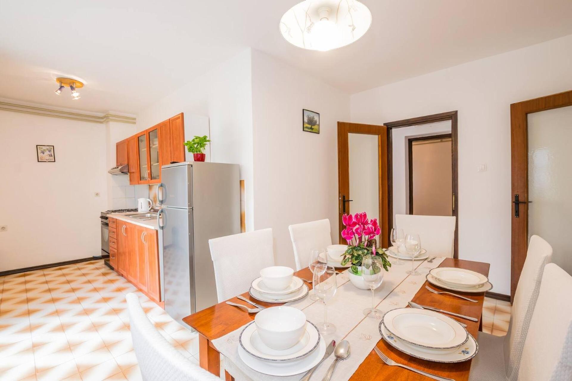 Family House With 2 Apartments - Irma Medulin Luaran gambar