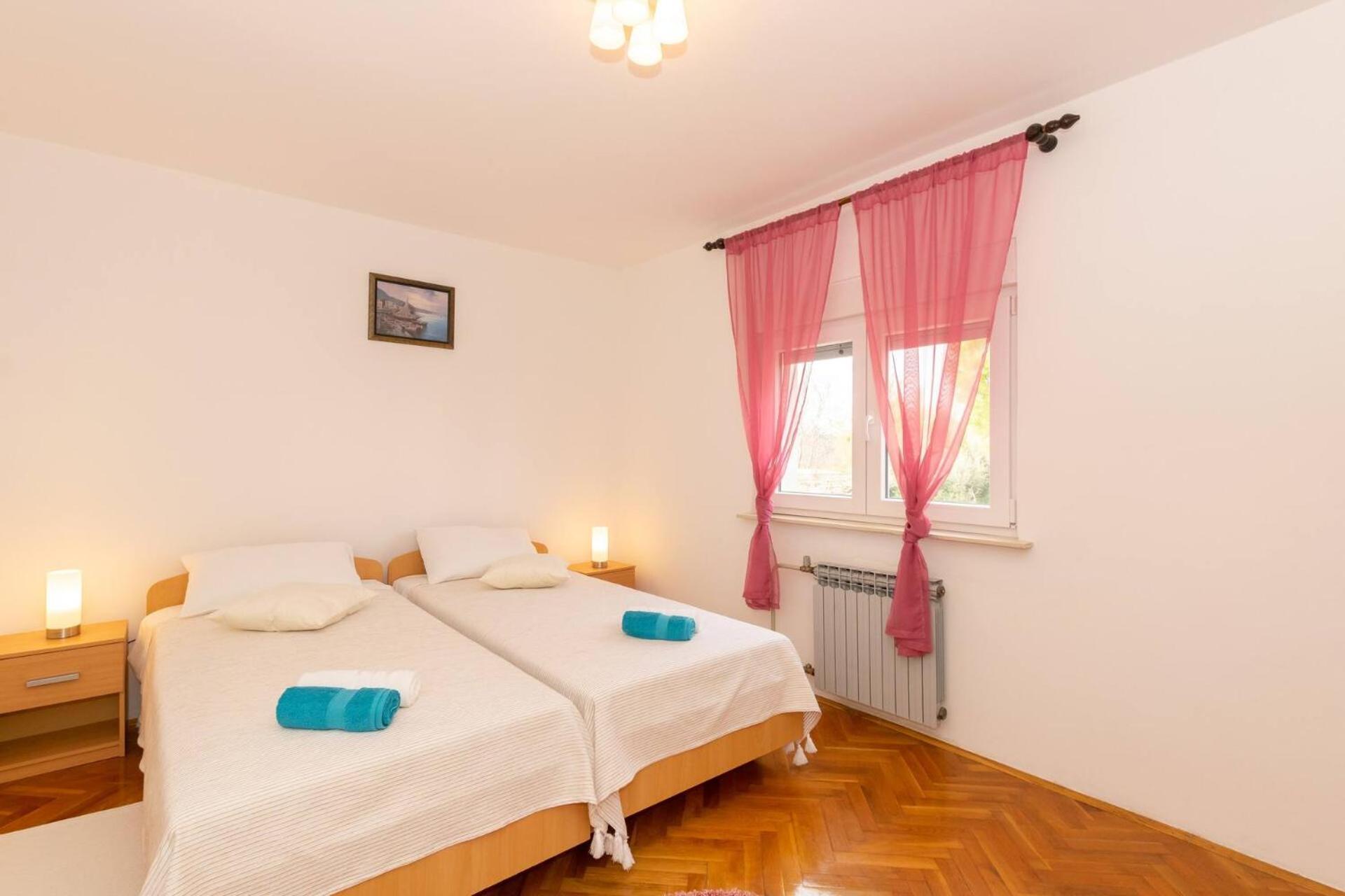 Family House With 2 Apartments - Irma Medulin Luaran gambar