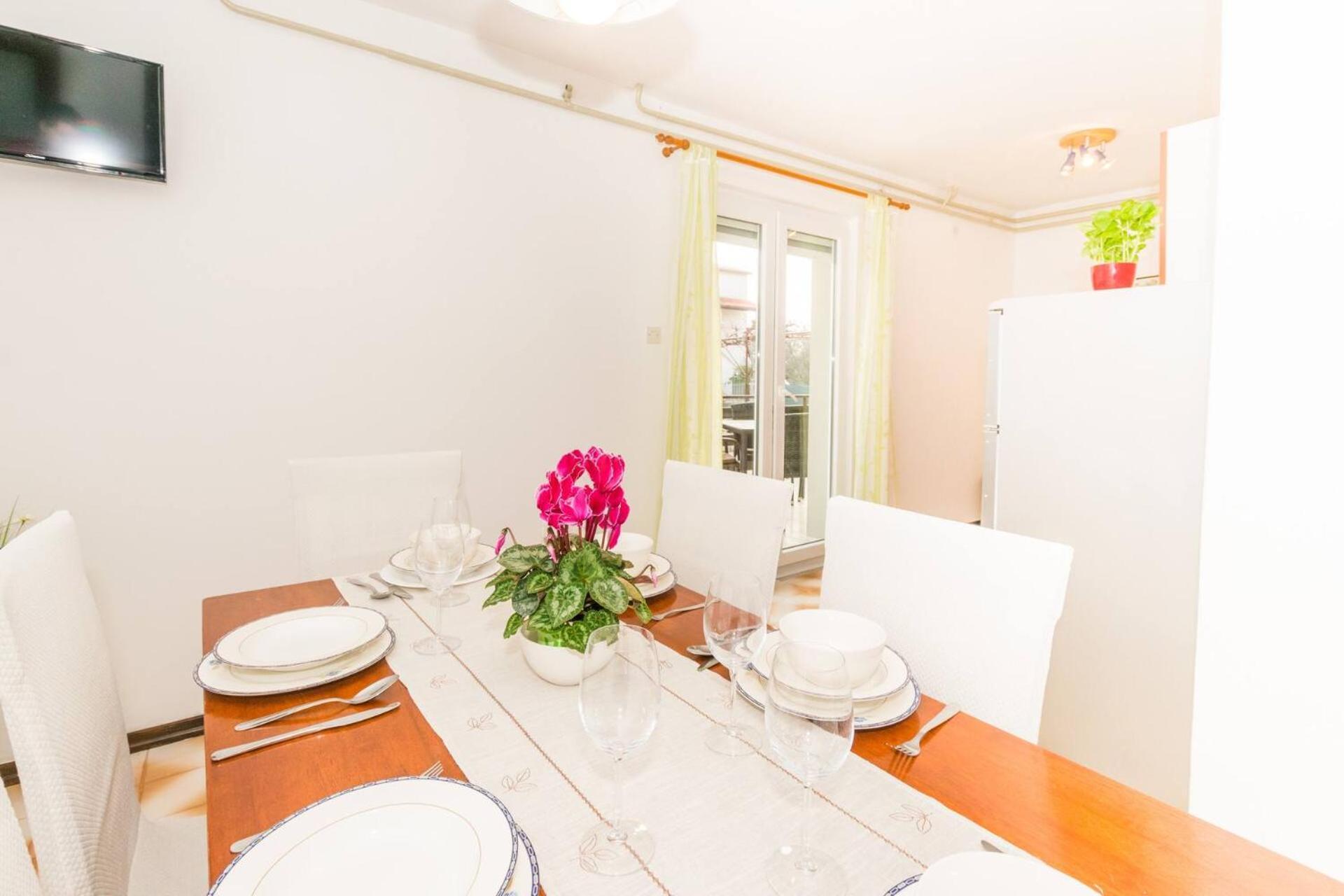 Family House With 2 Apartments - Irma Medulin Luaran gambar