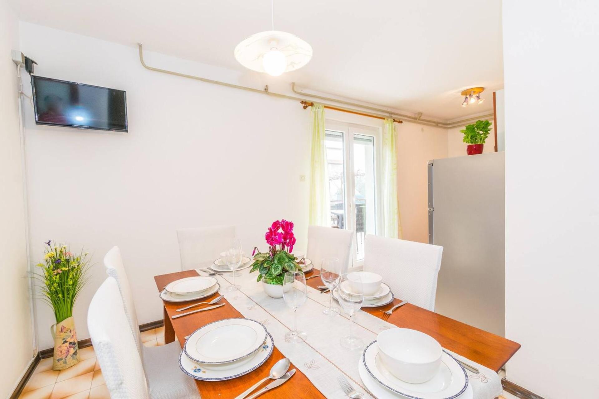 Family House With 2 Apartments - Irma Medulin Luaran gambar