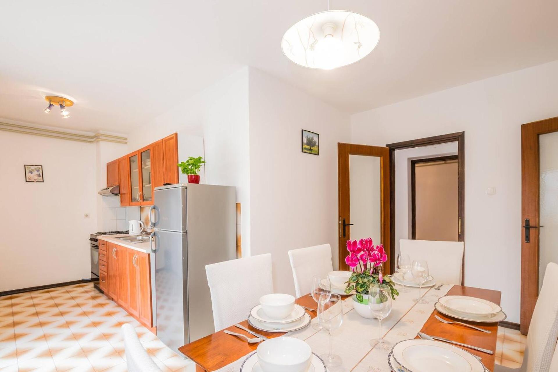 Family House With 2 Apartments - Irma Medulin Luaran gambar