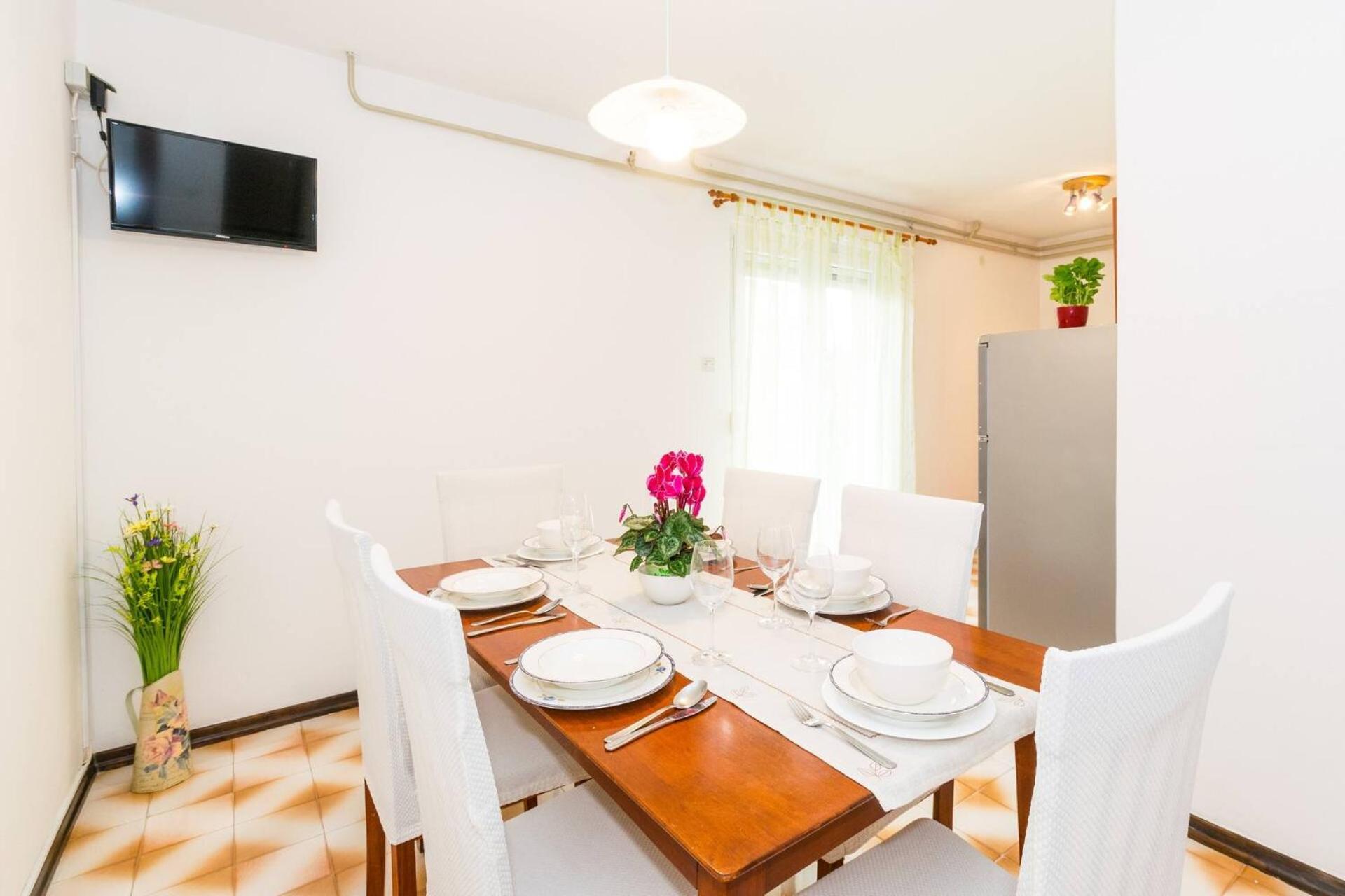Family House With 2 Apartments - Irma Medulin Luaran gambar